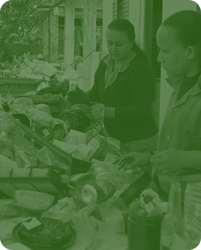 Recepção e pesagem dos materiais coletados;